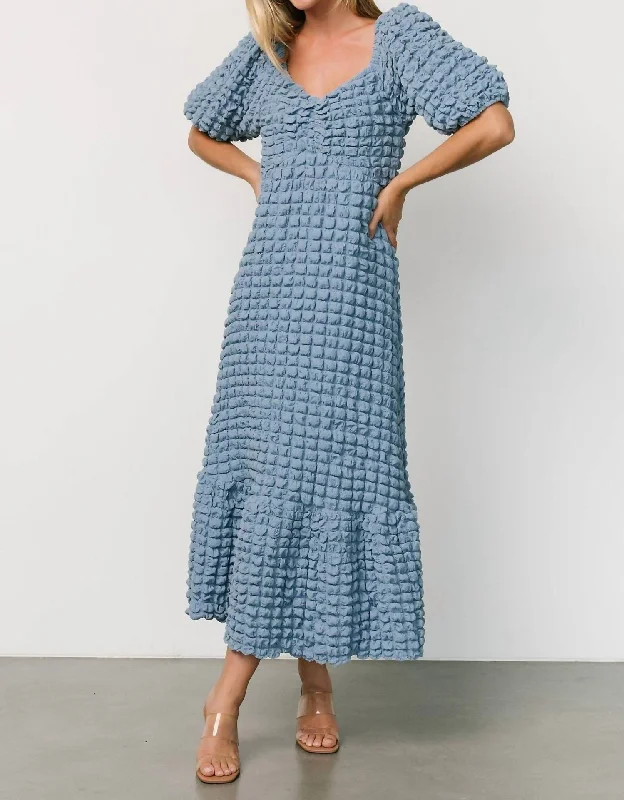 Textured Sweetheart Bubble Midi Dress In Denim Blue